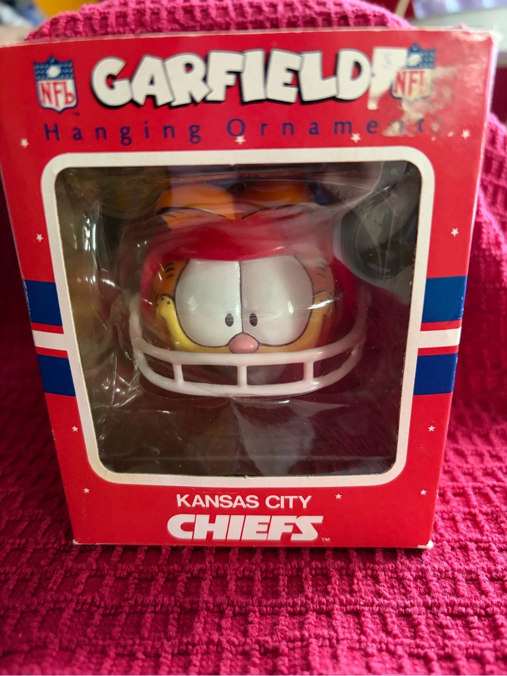 Enesco 1978 Garfield Kansas City Chiefs Red and White Hanging Ornament